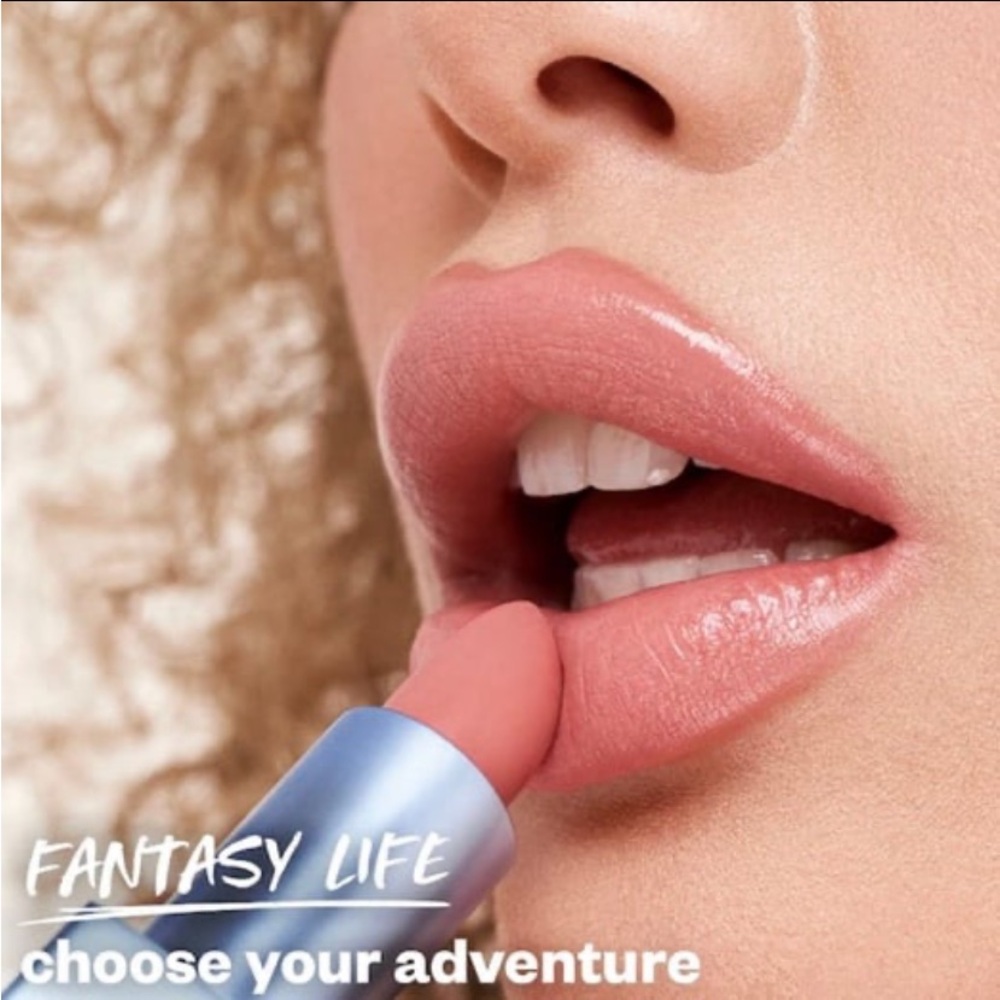 Kosas Weightless Lip Color Satin Lipstick in Fantasy Life BNIB